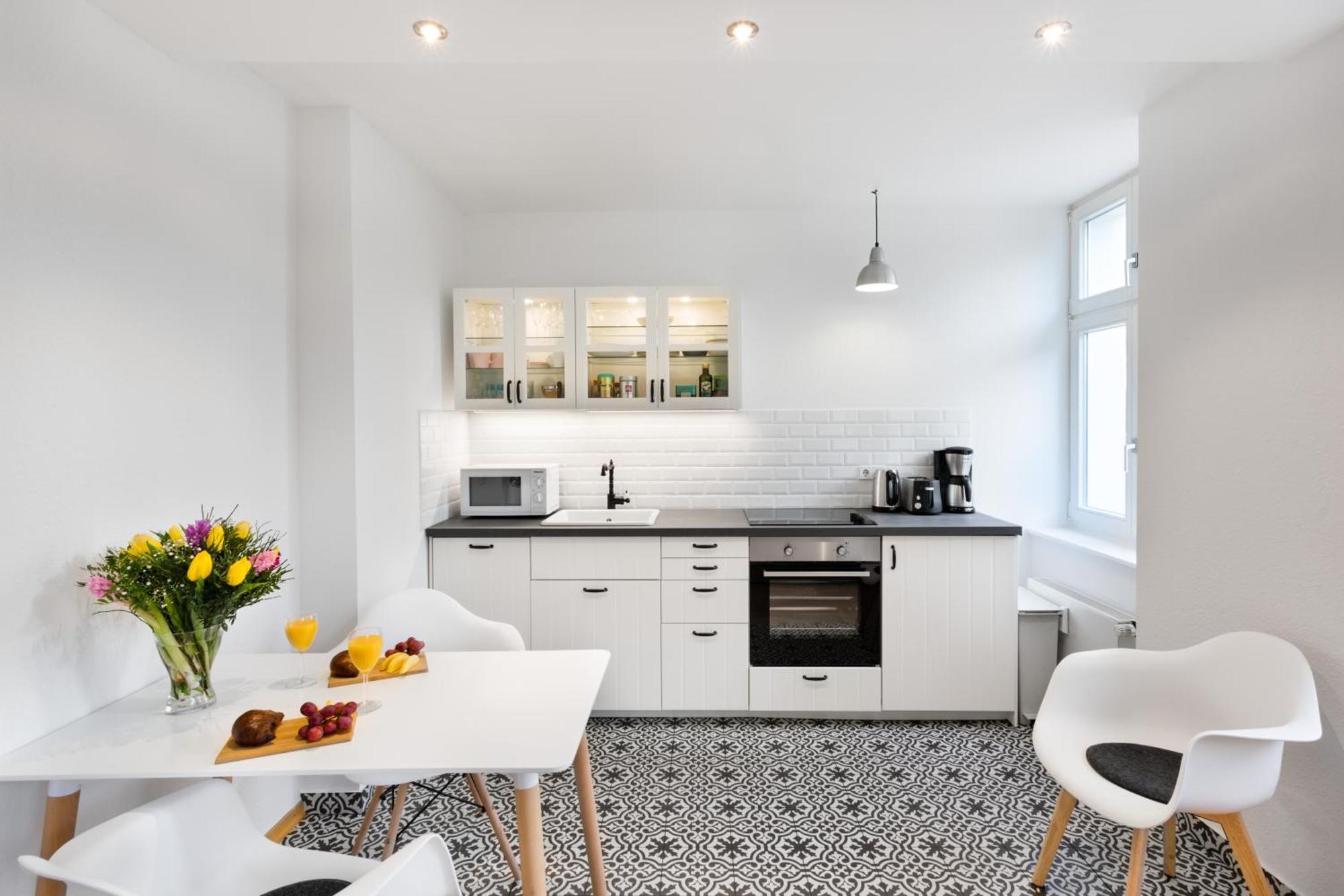 Thezion, Lovely 1 Bedroom Up To 3 Berlijn